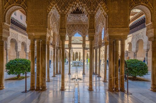 El Patio de los Leones, Alhambra de Granada ©Tuxyso